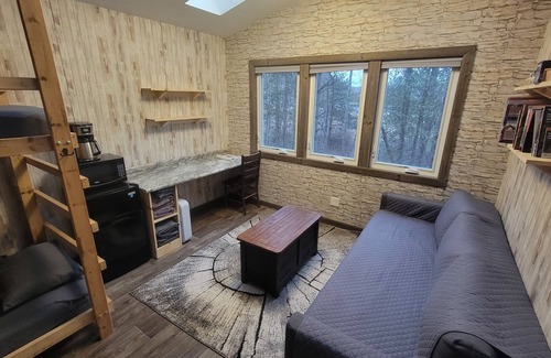 Elba Cabina | Treehouse Cabin in the Bluff Woodlands
