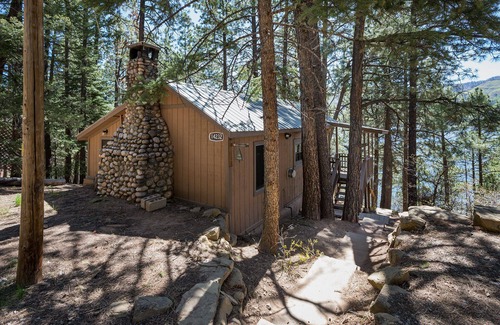 Bayfield Cabina | TreeHouse Cabin on Lake Vallecito - Fireplace, Porch, Hammock, Pets OK