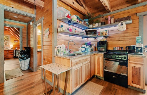 Waleska Apartamento | Treehouse couples retreat