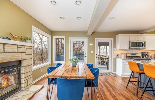 The Galena Territory Casa | Treehouse: Hot Tub! Firepit! Cozy, Secluded, + Spacious.