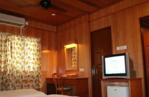 Lubok Buaya Chalet De Esquí | Chalet de madera # 1 Cenang Beach Langkawi