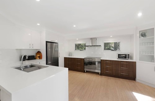 Macmasters Beach Casa | Treehouse on Stone - Large Family Home
