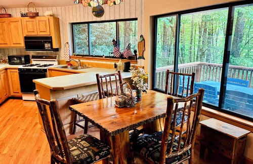 Cullowhee Casa | Treehouse on the Lake! Direct Lakefront Home with Private Dock on Lake Glenville