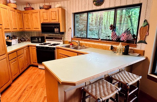 Cullowhee Casa | Treehouse on the Lake! Direct Lakefront Home with Private Dock on Lake Glenville