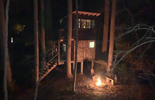 Talking Rock Casa | Treehouse Sanctuary at Kaluna Farm Retreat