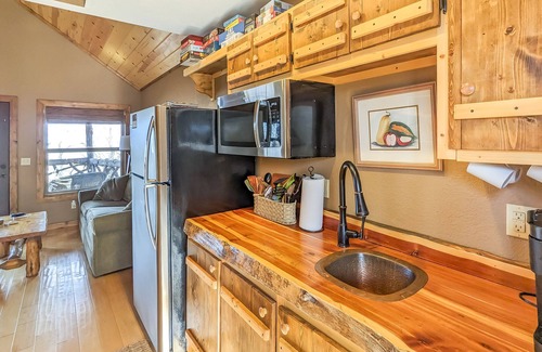 Mountain View Cabina | Treehouse Thyme - total privacy in woods