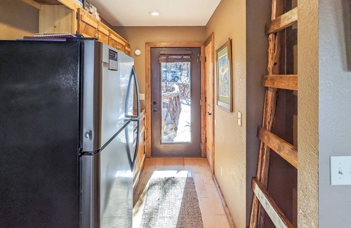Mountain View Cabina | Treehouse Thyme - total privacy in woods