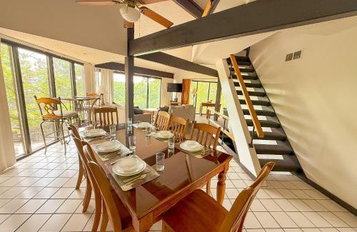 Village of Four Seasons Casa | Treehouse Treetop Village66-3bed3bapools-8pp