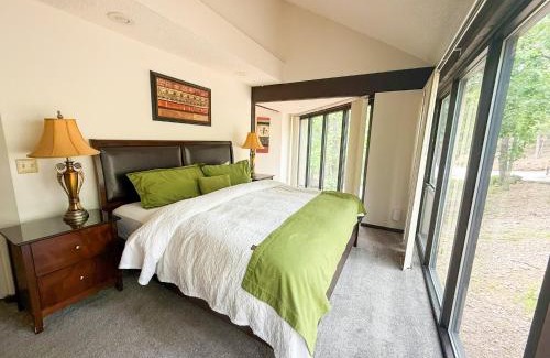 Village of Four Seasons Casa | Treehouse Treetop Village106-3bed3bapools-8pp