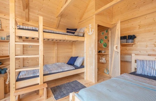 Osecna Otro | Treehouse U lesa