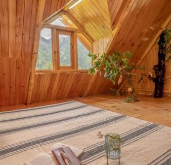 Banjar Casa | TREEHOUSES JIBHI,SWASTIK and HIMALAYAN OUTSKRIT