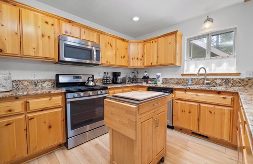 Summit Estates Cabina | Treetop Bearadise