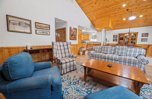 Summit Estates Cabina | Treetop Bearadise