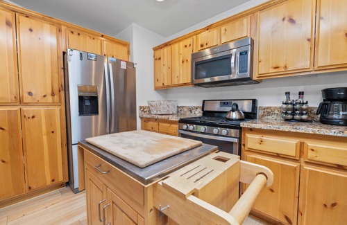 Summit Estates Cabina | Treetop Bearadise