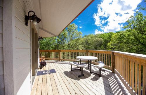 Logan Casa | Treetop - by The Chalets