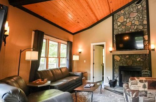 Logan Casa | Treetop - by The Chalets