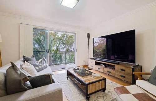 Avalon Beach Casa | Treetop coastal getaway in Avalon Beach