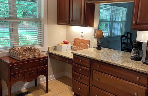 Highlands Cabaña | Treetop Cottage-3 bed, 2 bath newly updated !