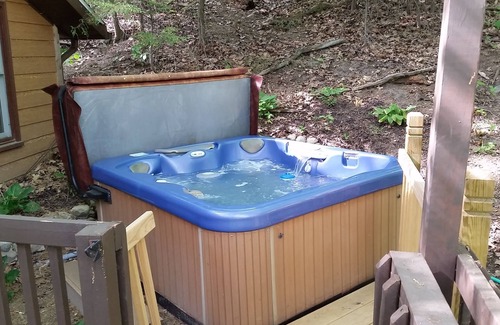 Gobles Cabaña | Trendy Beach Cottage en Treetops-Private Mill Lake-Hot Tub-Kayaks-Firepit