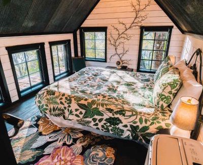 Chattanooga Chalet De Esquí | Treetop Hideaways: Wood Lily Treehouse in Chattanooga