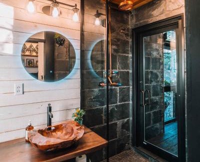 Chattanooga Chalet De Esquí | Treetop Hideaways: Wood Lily Treehouse in Chattanooga