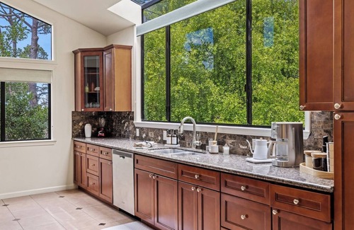 Del Monte Forest Casa | Treetop - Serene,Centrally Located Forest Retreat