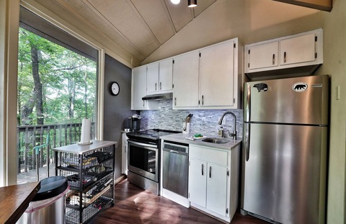 Big Canoe Casa | Treetop Tranquility: Enjoy nature in our unique 8-sided octagon retreat!