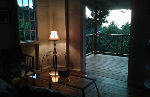 Toucari Cabaña | Hermosa cabaña de madera nueva, vista al mar, privada y cerca de la playa.