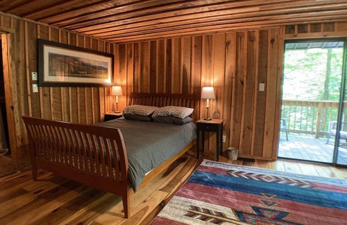 Highland Vermillion County Cabina | Treetops Cabin in the Woods!