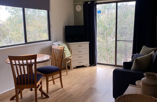 Kanmantoo Cabina | Treetops Cottage Farm Stay