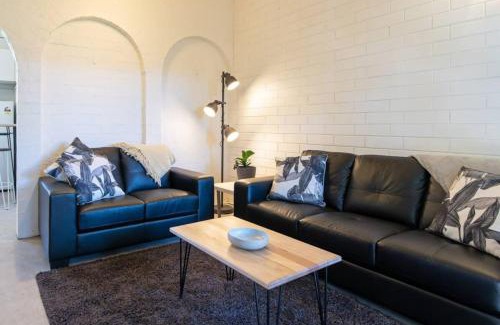 Glenelg North Apartamento | Treetops getaway with free wine