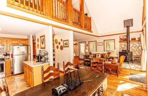 Bryson City Casa | Treetops Retreat