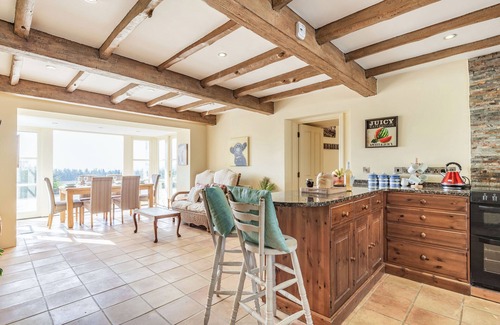 Truro Casa | Tregoninny Vineyard and Woodland Farmhouse