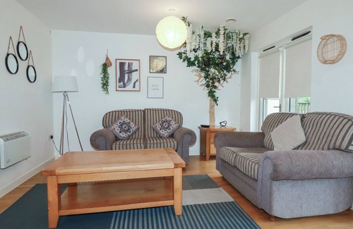Porthtowan Cabaña | TREGULLAN, pet friendly, country holiday cottage in Porthtowan