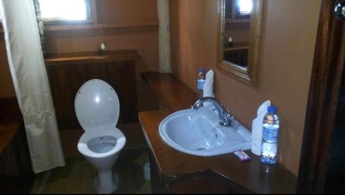 Luhizha Cabina | Trekkers Tavern Cottages, Ruhija