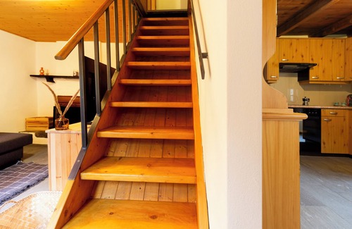 Blenio Casa | [Trekking, e-biking and Skiing] Poetic little house in the green.