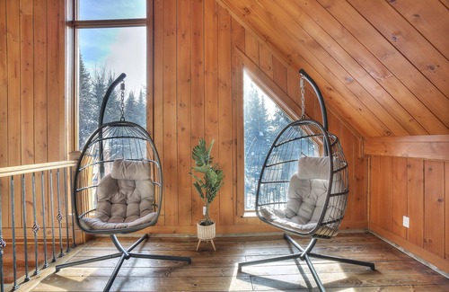 Lac Superieur Village Chalet De Esquí | ☆ TREMBLANT ⛷ Spa, Fireplace, Nature Retreat, Lake Access ☀