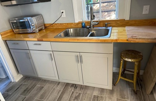 South 7th Ward Apartamento | Treme Treasure: 1 Bedroom Apartment W/ Shared Pool
