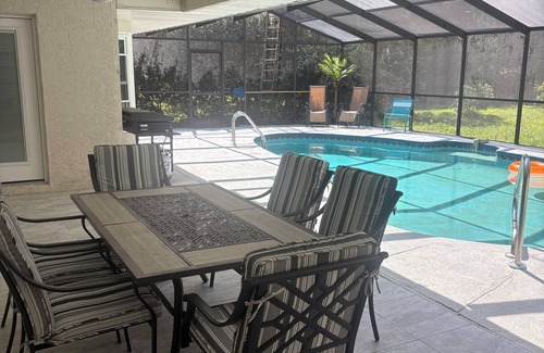 Riverhaven Village Casa | Tremendous 3-bedroom pool house in Homosassa 2600 sq ft executive home.