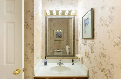 Bowie Casa | Tremendous House 4BR 3.5BA - Pool, hot tub, fire pit, game room and much more.