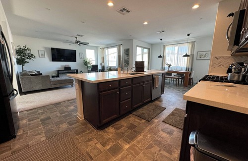 Winchester Casa | Tremendous Temecula Wine Country Home w/Jacuzzi, Fire-Pit, Games