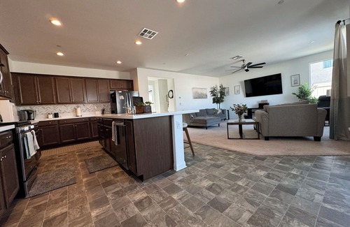 Winchester Casa | Tremendous Temecula Wine Country Home w/Jacuzzi, Fire-Pit, Games