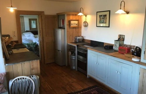 Helford Apartamento | Tremerlin. Unique and Magnificently Situated 8 acre Waterside Artists' Retreat