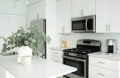 Tremont Casa | Tremont Black : Rooftop Patio : Location!