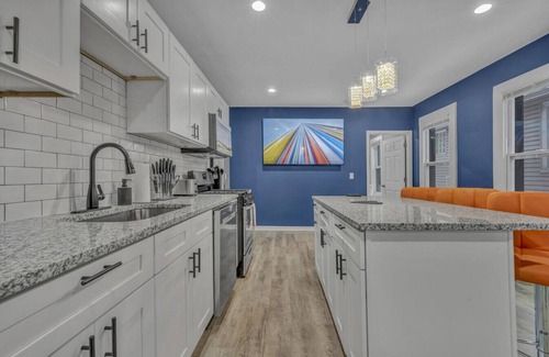 Tremont Casa | Tremont Jewel – Contemporary, Elegant & Spacious Retreat in Cleveland