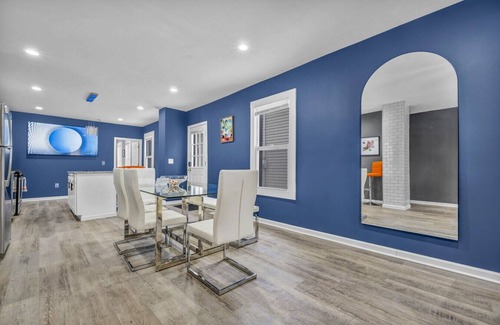 Tremont Casa | Tremont Jewel – Contemporary, Elegant & Spacious Retreat in Cleveland