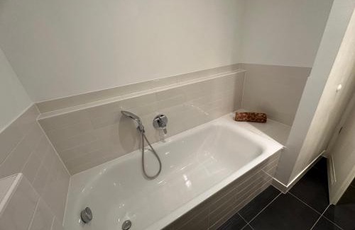 Bahnhofsviertel Apartamento | Trendige Stadtwohnung, historisches Haus mit Terrasse und Garten