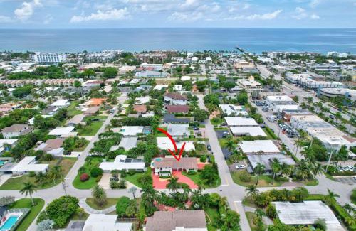 Lauderdale-by-the-Sea Casa | Trendy 1BR 2BA Heated Pool Short Walk to the Beach