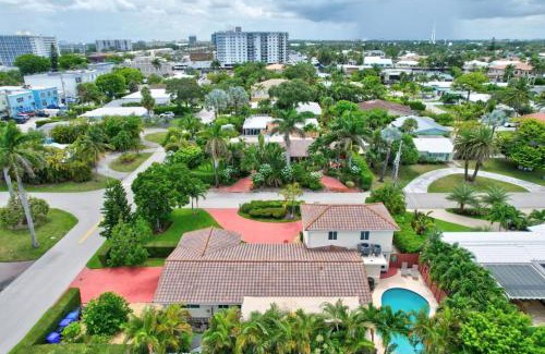 Lauderdale-by-the-Sea Casa | Trendy 1BR 2BA Heated Pool Short Walk to the Beach