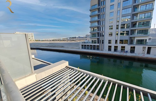 Al Raha Beach Apartamento | Trendy 1BR with Pool & Gym in Raha Loft